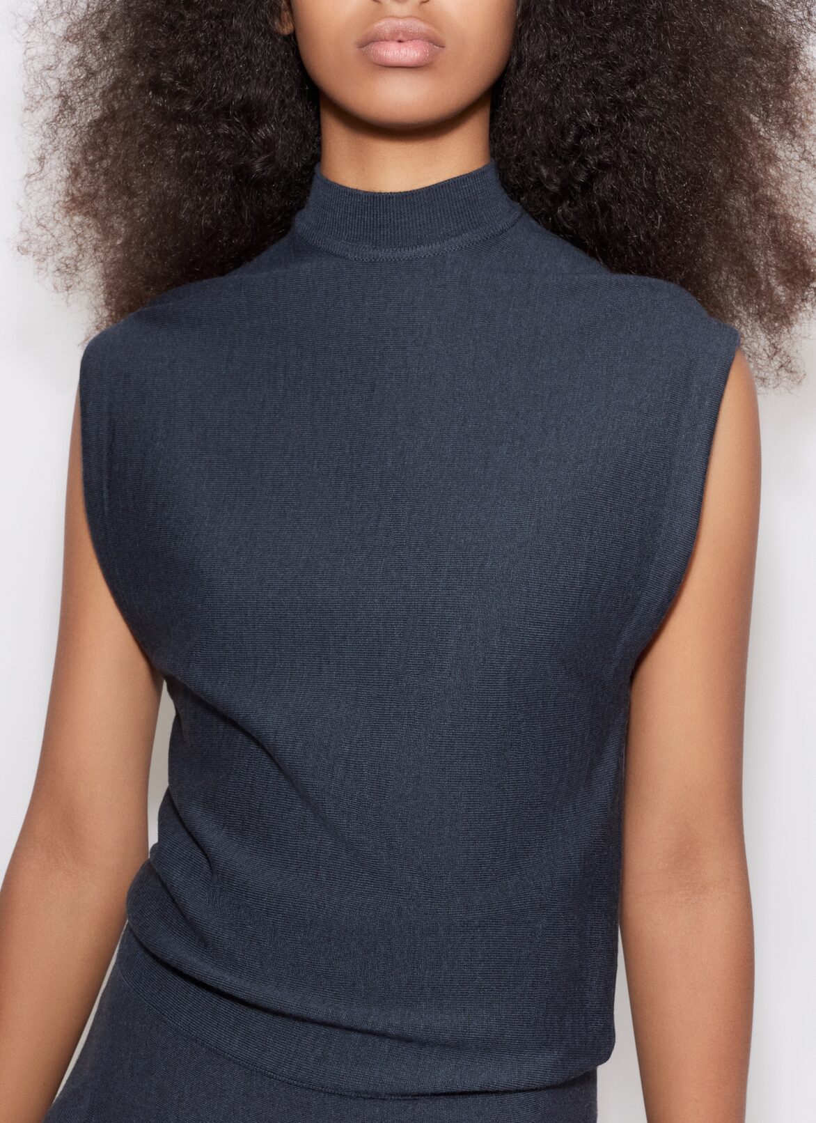 CAP SLEEVE DRESS IN SCULPTURAL GODET KNIT ALAÏA BLACK CAP SLEEVE DRESS IN SCULPTURAL GODET KNIT